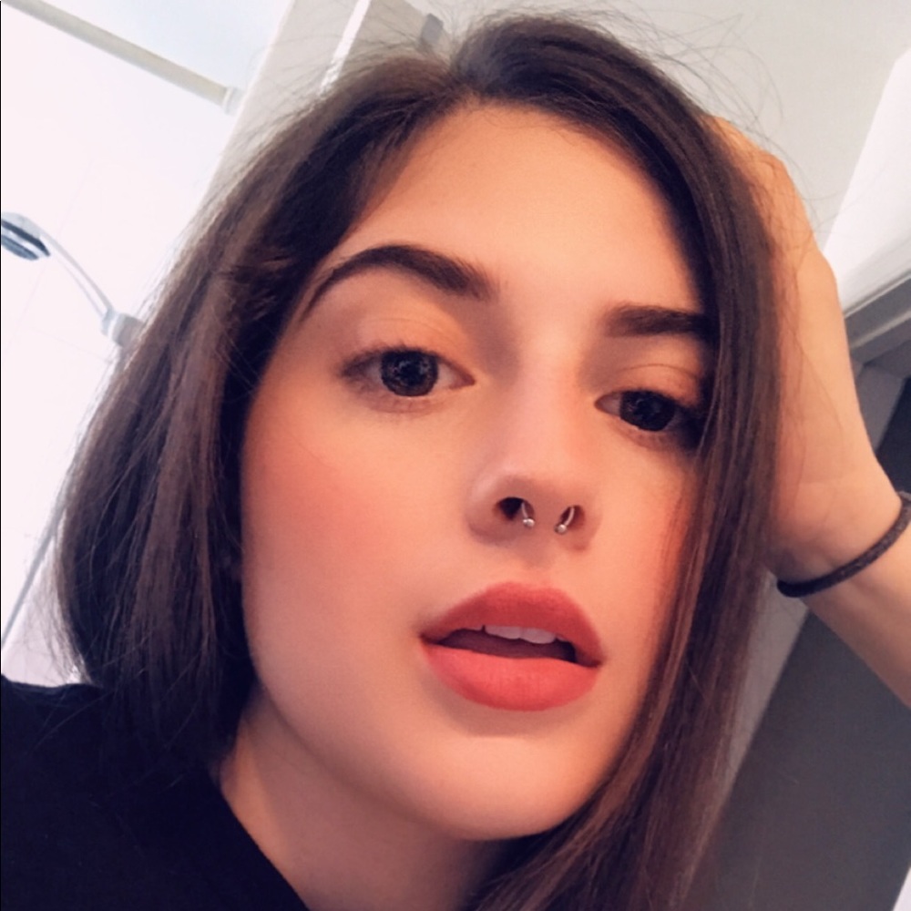 Meet your Posher, Christina